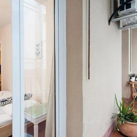 Modern Al Carrer Blai, Poble Sec Barcelona