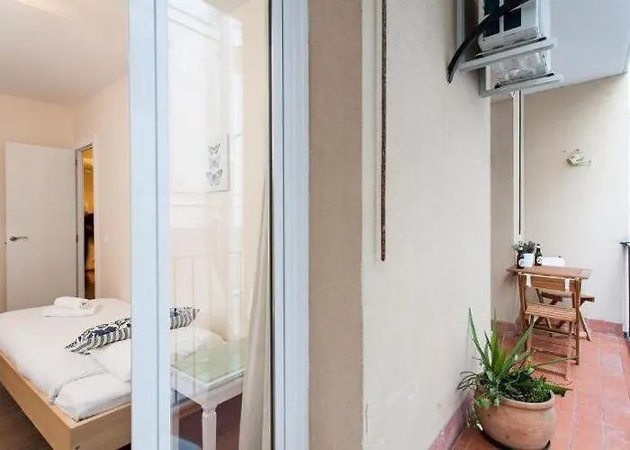 Modern Al Carrer Blai, Poble Sec Barcelona